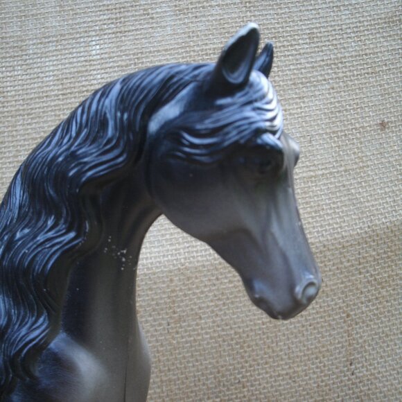 Vintage Gray Plastic Horse Figurine - Picture 10 of 16